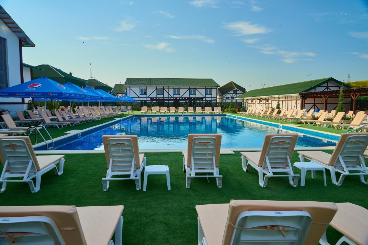Hotel Lubenska Sloboda Olshanka Экстерьер фото
