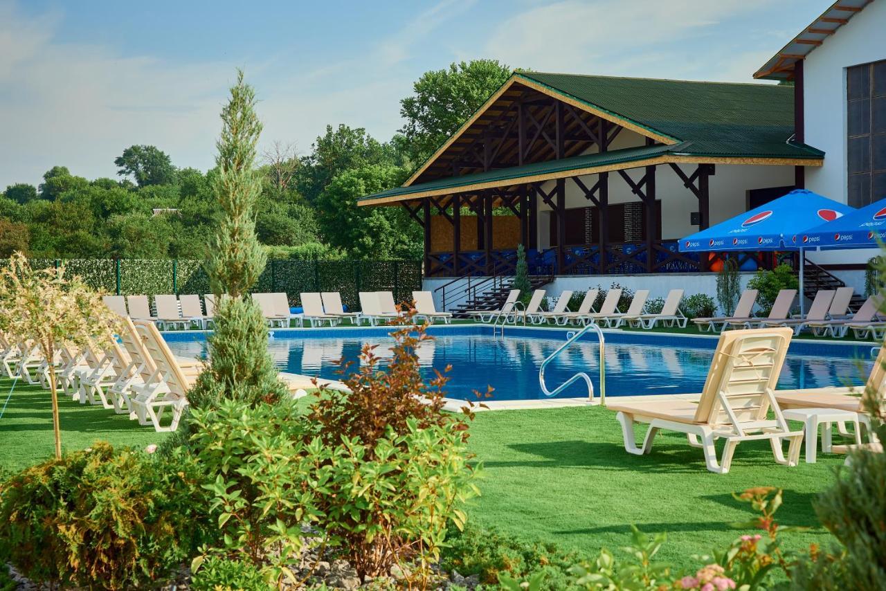 Hotel Lubenska Sloboda Olshanka Экстерьер фото