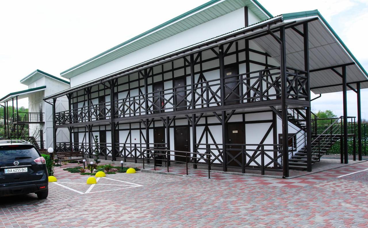 Hotel Lubenska Sloboda Olshanka Экстерьер фото