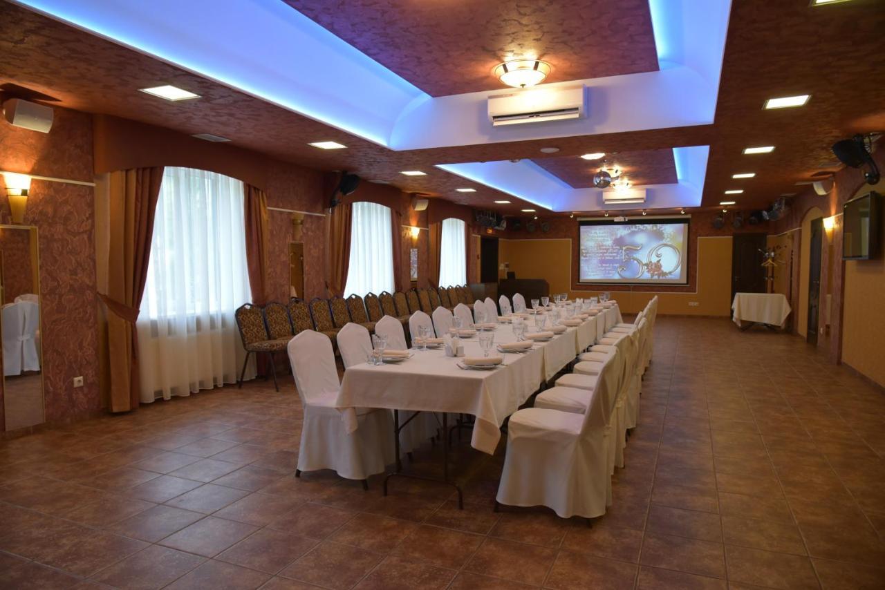 Hotel Lubenska Sloboda Olshanka Экстерьер фото