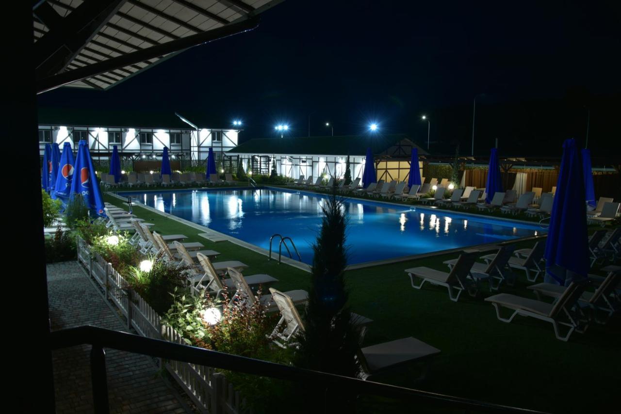 Hotel Lubenska Sloboda Olshanka Экстерьер фото